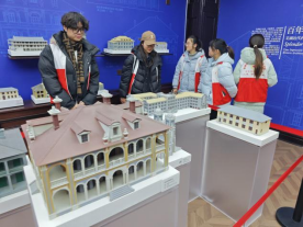 探百年钟楼底蕴 传红十字精神薪火——皖南医学院红十字协会开展沉浸式实践活动(图3) 探百年钟楼底蕴 传红十字精神薪火——皖南医学院红十字协会开展沉浸式实践活动(图3)