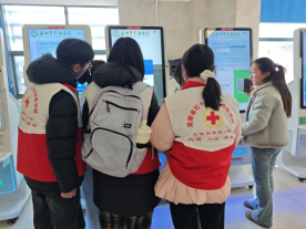青春志愿行，温暖就医路——皖南医学院红十字协会开展寒假导诊志愿服务(图1)