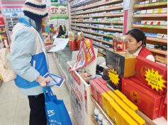 皖医学子返家乡,防痨宣传暖社区——皖南医学院红十字协会淮北志愿分队赴宝夏丽景社区开展防结核宣传活动(图4) 皖医学子返家乡,防痨宣传暖社区——皖南医学院红十字协会淮北志愿分队赴宝夏丽景社区开展防结核宣传活动(图4)