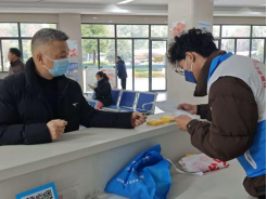 暖心导诊递温情，防治宣传筑屏障(图2)