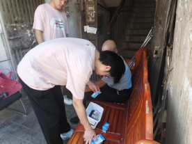 入户义诊暖夕阳 医心护航守安康——“施予受”志愿服务队走进鲁港社区开展助老健康服务(图3)